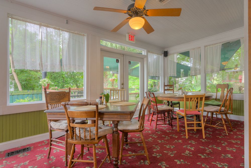 Successful Restaurant Off Busy Road: 412 S Woodland Blvd, DeLand, FL 32720